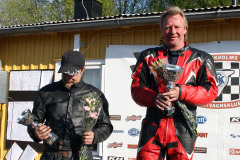 SSK-Premiär på Kinnekulle Ring. Soligt med kall vind.