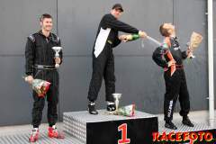 SSK-final på Mantorp Park med Radical & Ginetta.