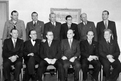 1948-års styrelse i KMK. Stående fr v: Olle Backe, Nils Hägg, Gösta Johansson, Kjell Gullberg, Gunnar Olsson & Lars Engberg. Sittande fr v: Arne Carlsson, Harry Jacobsson, Ragnar Gullberg, Kurt Danielsson, Gösta Jildner & Georg Peterzén.
